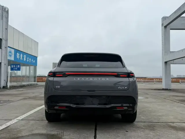 Leapmotor Lafa 5 — Фото автомобиля 8