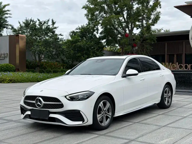 Mercedes-Benz C-Class — Фото автомобиля 2