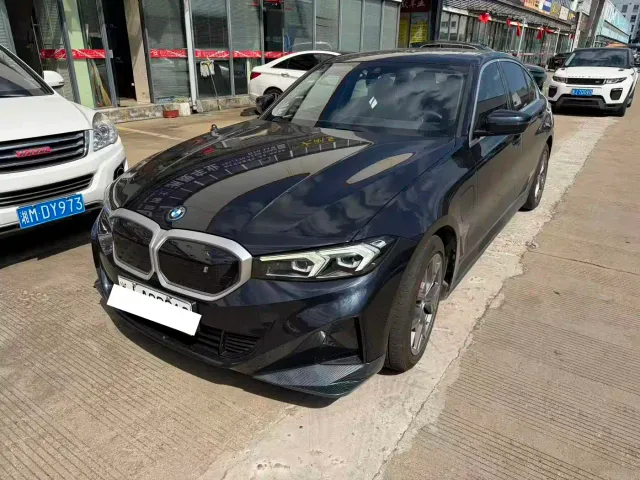 Фотография автомобиля — BMW i3