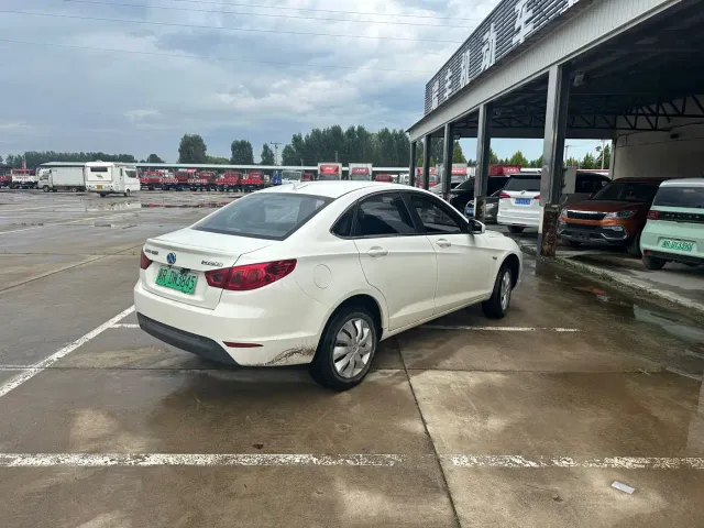 BAIC New Energy BAIC EU Series — Фото автомобиля 6