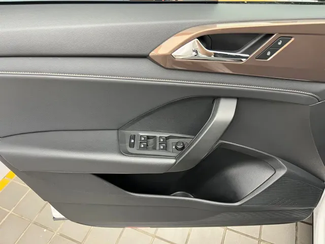 Volkswagen Tharu — Фото автомобиля 16