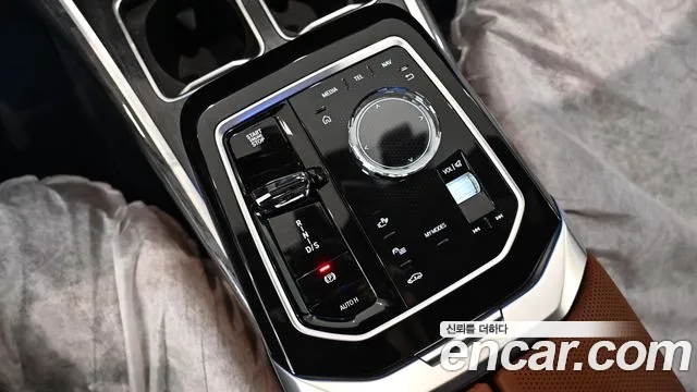 BMW 7 Series G70 — Фото автомобиля 11