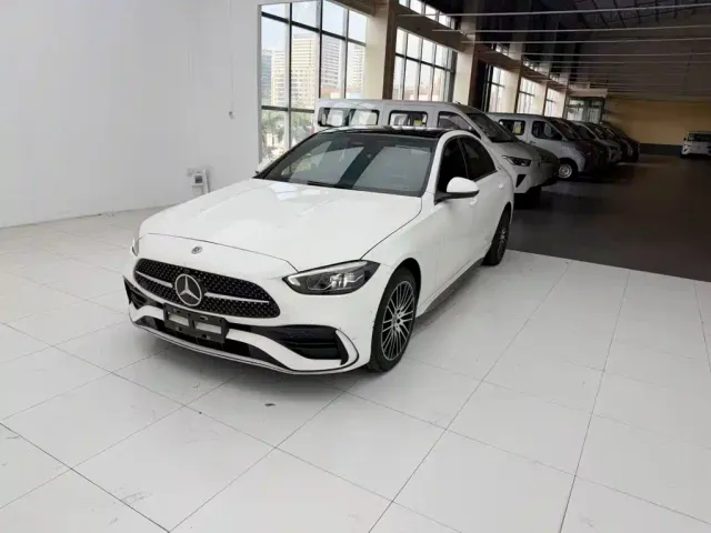 Mercedes-Benz C-Class — Фото автомобиля 2