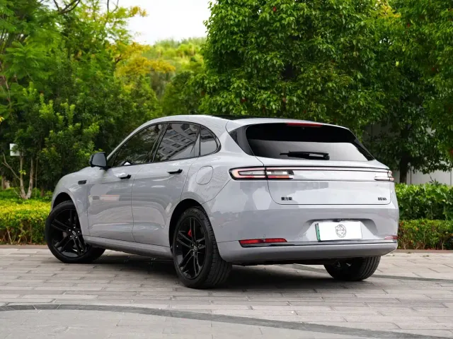 Aito M5 — Фото автомобиля 13