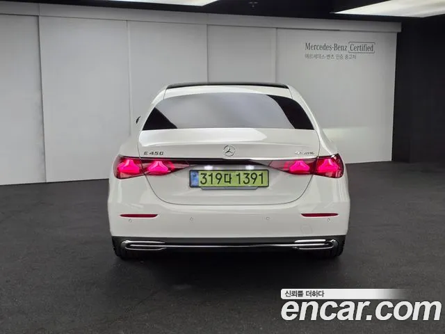 Mercedes-Benz E-Class — Фото автомобиля 4