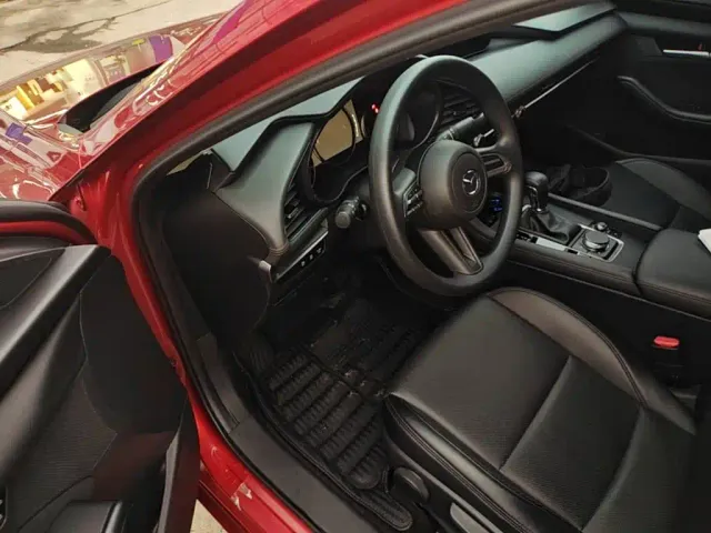 Mazda Axela — Фото автомобиля 15