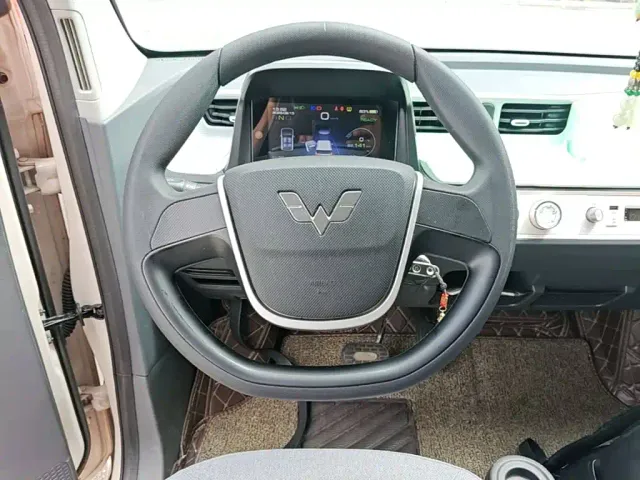 Wuling Hongguang Mini EV — Фото автомобиля 10