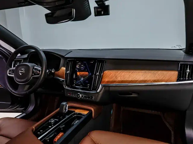Volvo S90 — Фото автомобиля 12