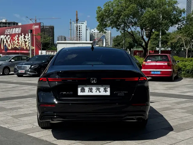 Honda Accord — Фото автомобиля 5