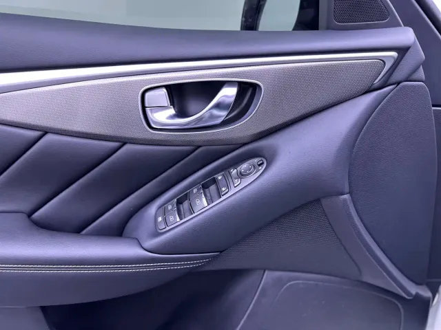 Infiniti Q50L — Фото автомобиля 14