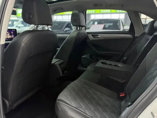 Volkswagen Sagitar — Фото автомобиля 7