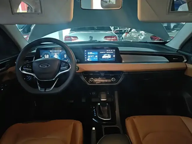 Ford Escort — Фото автомобиля 9