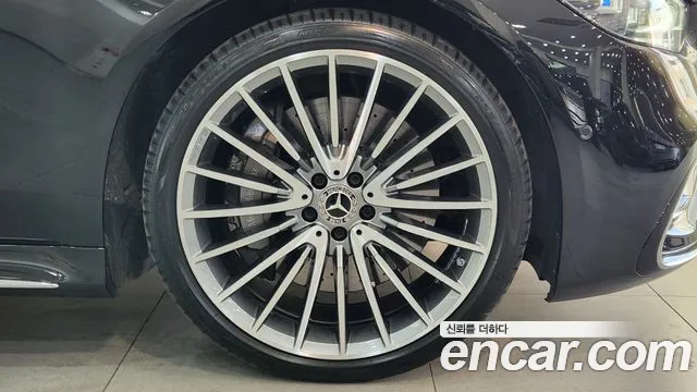 Mercedes-Benz S-Class — Фото автомобиля 18