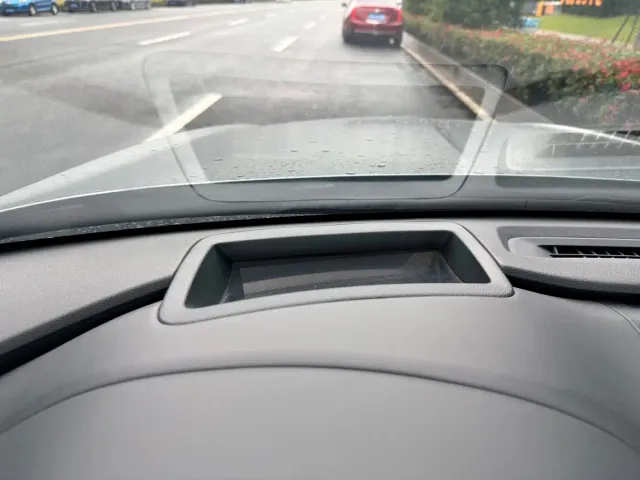 Genesis Pure Electric G80 — Фото автомобиля 9