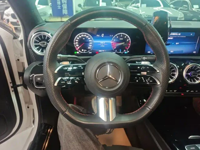 Mercedes-Benz A-Class — Фото автомобиля 10