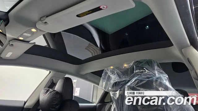 Tesla Model 3 — Фото автомобиля 19