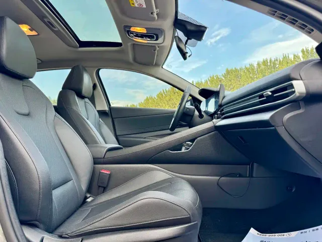 Hyundai Elantra — Фото автомобиля 14