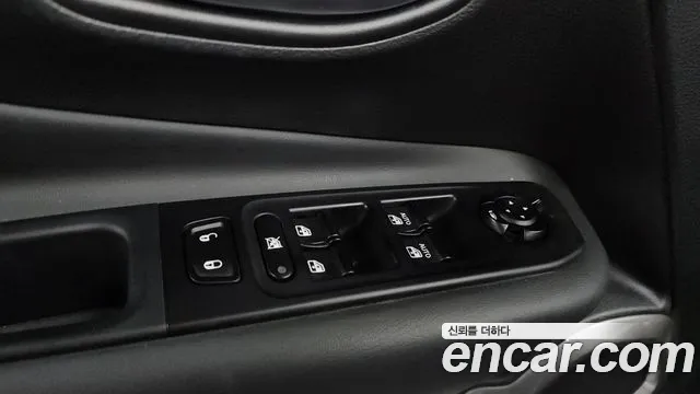 Jeep Renegade — Фото автомобиля 30