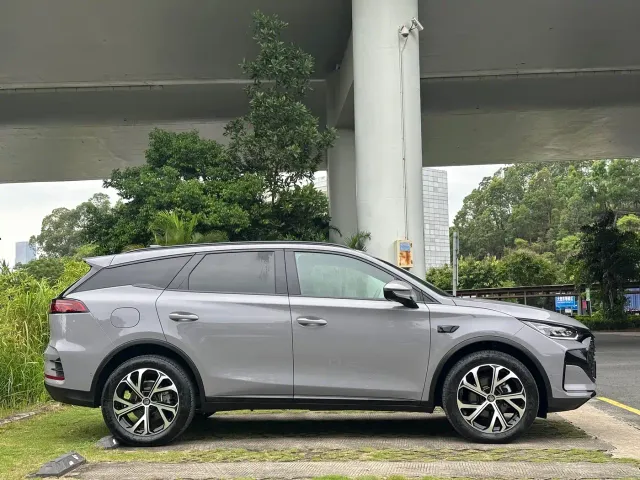BYD Tang — Фото автомобиля 18