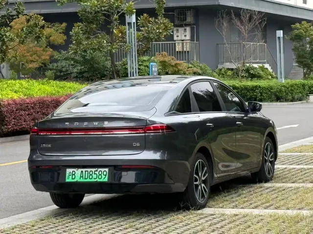 Roewe D6 — Фото автомобиля 6