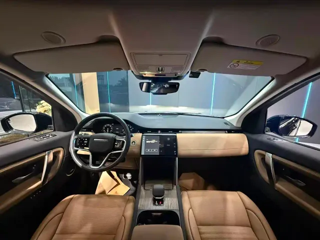 Land Rover Discovery Sport — Фото автомобиля 10