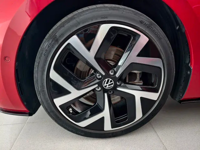 Volkswagen ID.3 — Фото автомобиля 10