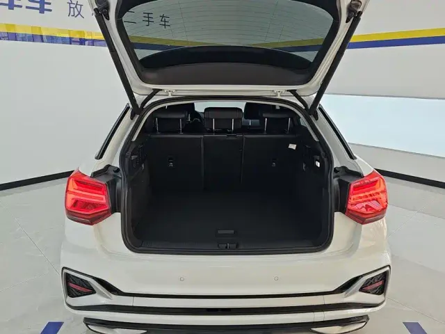 Audi Q2L — Фото автомобиля 4