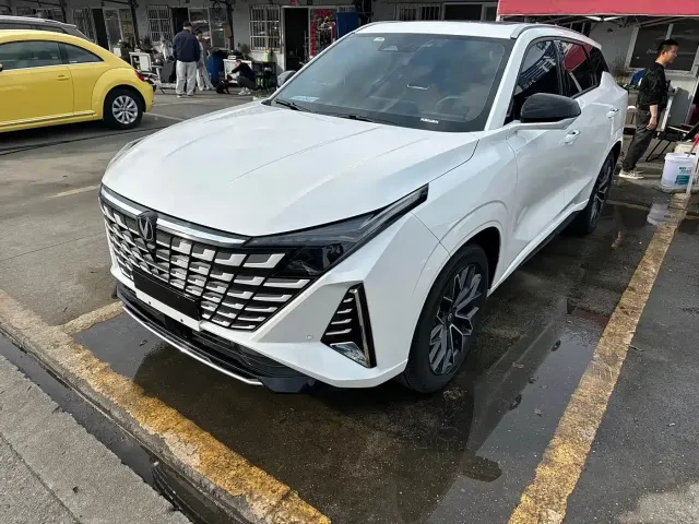 Фотография автомобиля — Changan UNI-Z