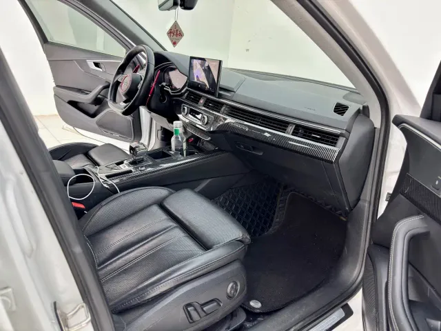 Audi A4L — Фото автомобиля 13