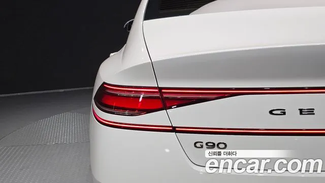Genesis G90 Бензин 3.5 турбо AWD — Фото автомобиля 18