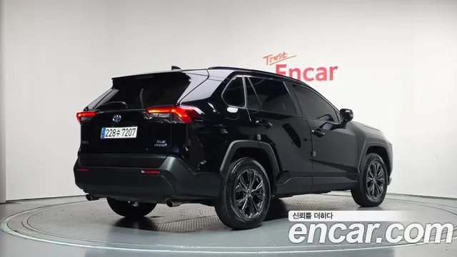 Toyota RAV4 5th Gen — Фото автомобиля 2