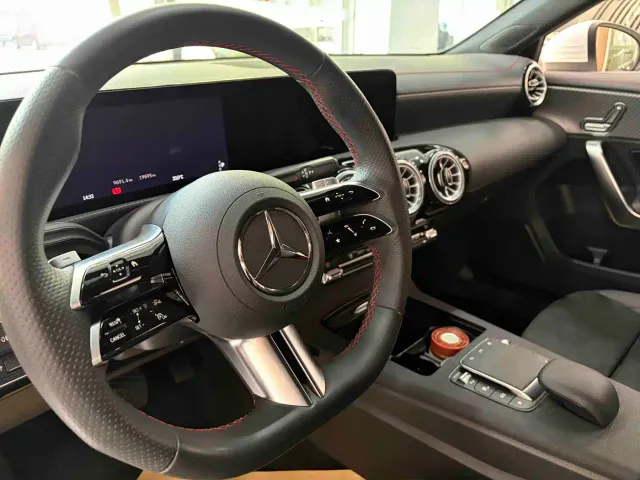 Mercedes-Benz A-Class — Фото автомобиля 3