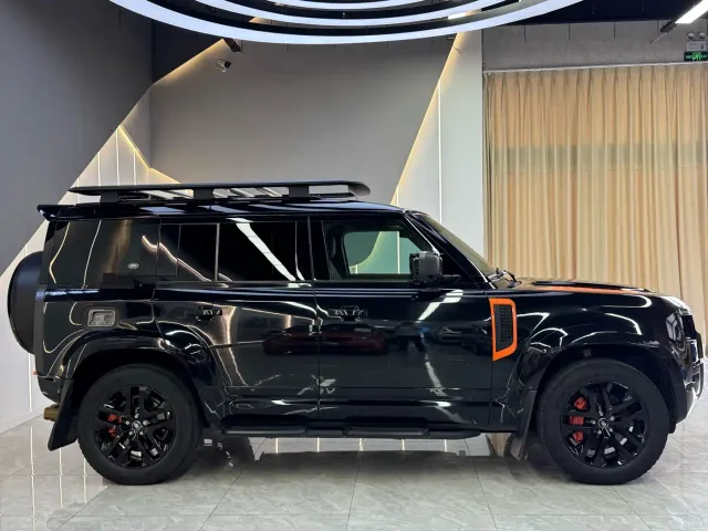 Land Rover Defender — Фото автомобиля 4