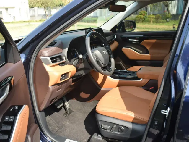 Toyota Highlander — Фото автомобиля 11