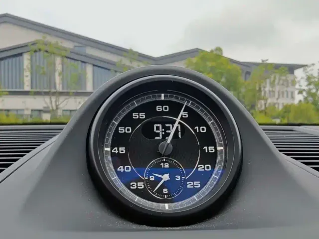 Porsche Macan — Фото автомобиля 10