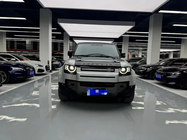 Land Rover Defender — Фото автомобиля 2
