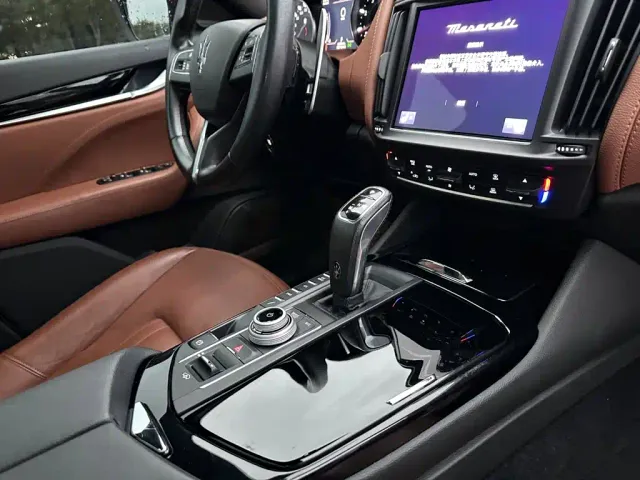 Maserati Levante — Фото автомобиля 15