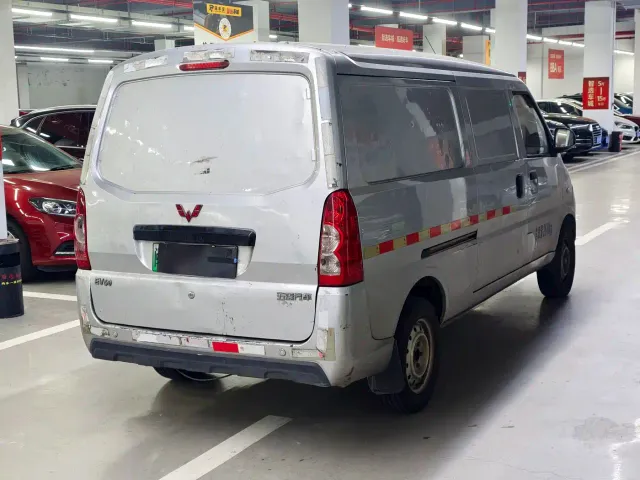Wuling EV50 — Фото автомобиля 6