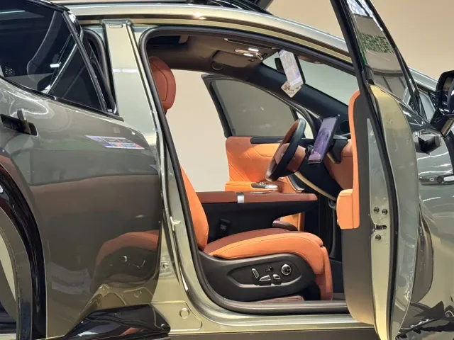Changan Qiyuan E07 — Фото автомобиля 18