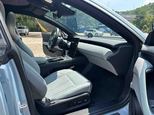 Nio ET5 Touring — Фото автомобиля 6