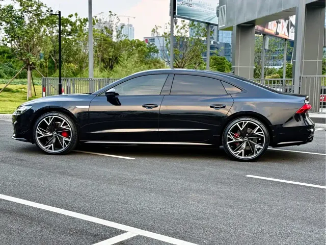 Audi A7L — Фото автомобиля 20