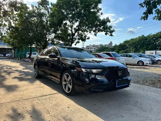 Honda Accord — Фото автомобиля 3