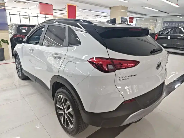 Buick Encore — Фото автомобиля 4