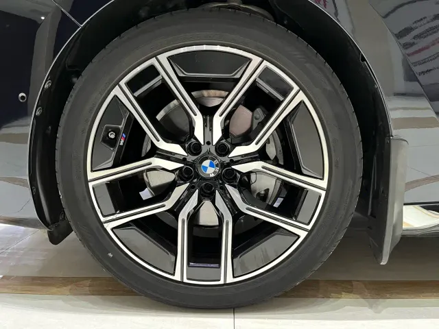 BMW 7 Series — Фото автомобиля 26