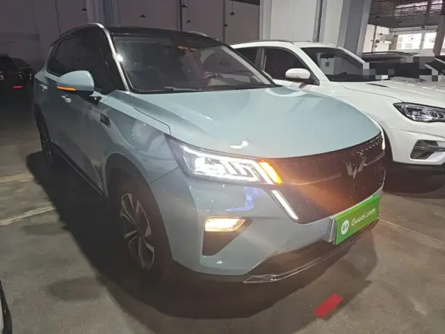 Wuling Asta — Фото автомобиля 3