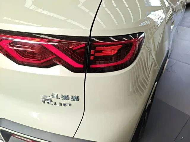 BYD Yuan UP — Фото автомобиля 7