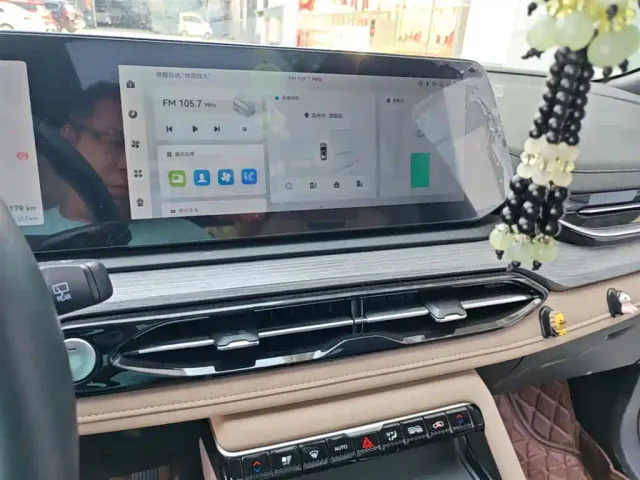 JAC Motors JAC QX PHEV — Фото автомобиля 12