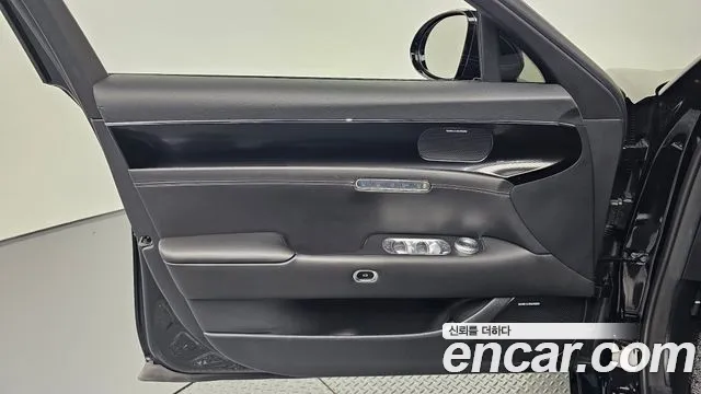 Genesis G90 Бензин 3.5 турбо AWD — Фото автомобиля 22