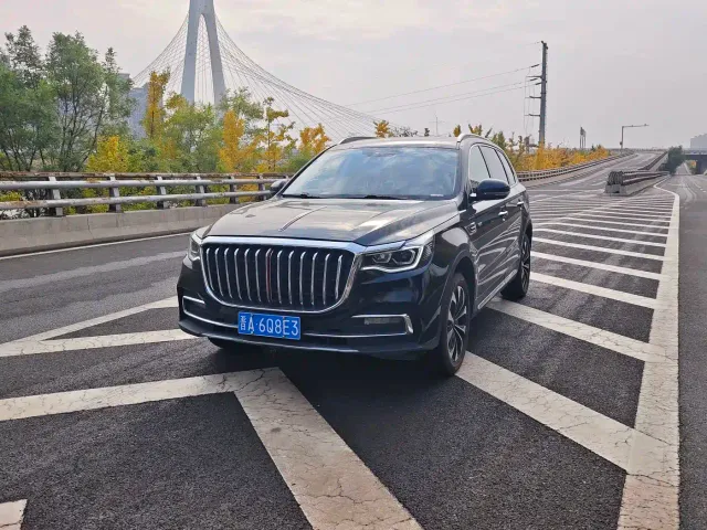 Фотография автомобиля — Hongqi HS7