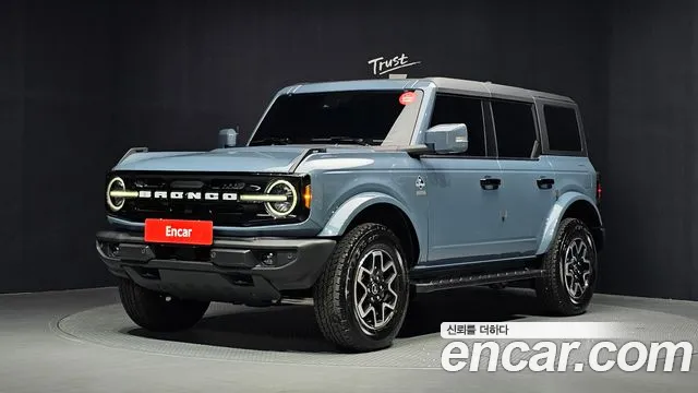 Фотография автомобиля — Ford Bronco